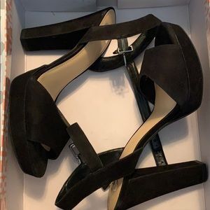 Gianni Bini black city limits heels